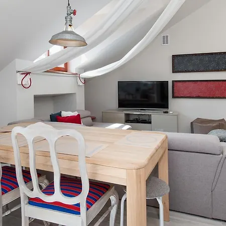 Tomasza Apartmán *